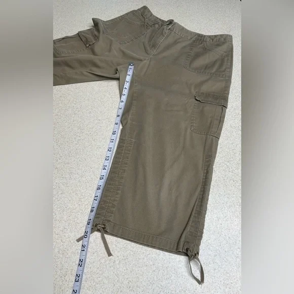 Style & Co Tie-Hem Cargo Capri Pants Size 8 - Picture 9 of 10